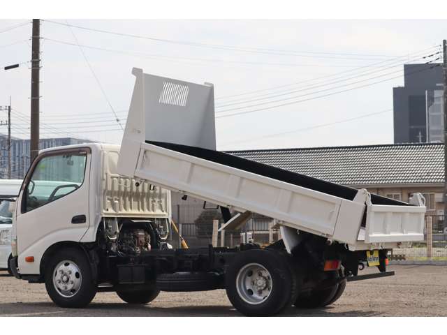 Hino Dutro 7