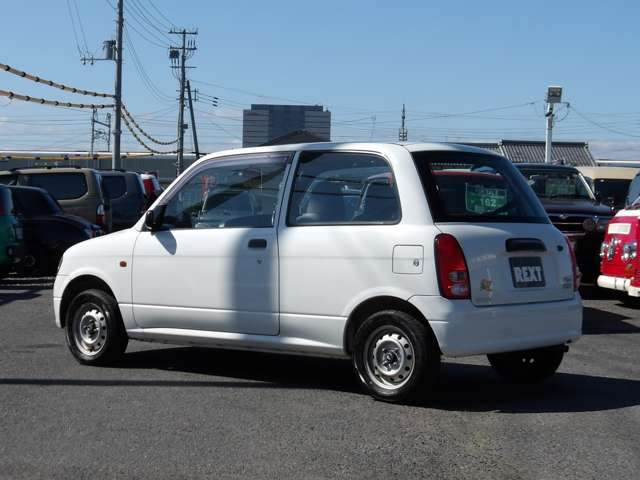 Daihatsu Mira 9