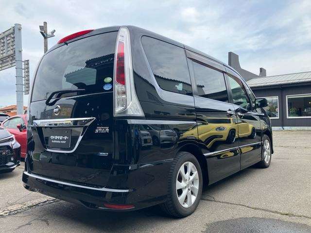 Nissan Serena 4