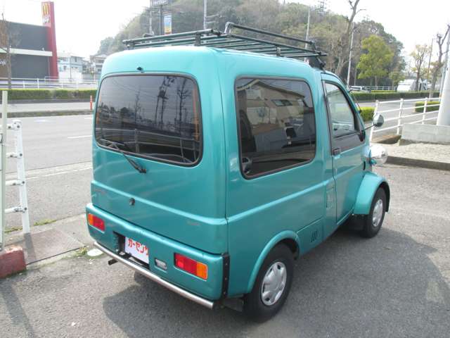 Daihatsu Midget II 7