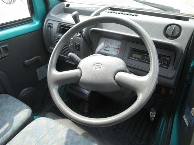 Daihatsu Midget II 9