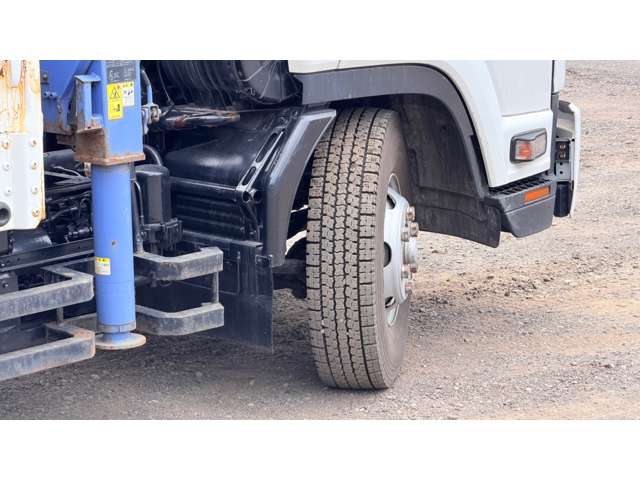 Isuzu Forward 11