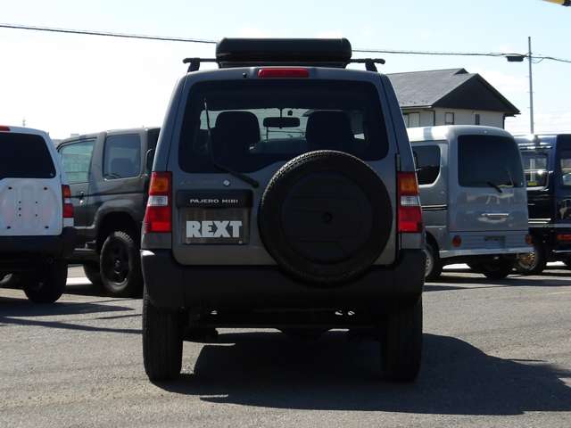 Mitsubishi Pajero Mini 8
