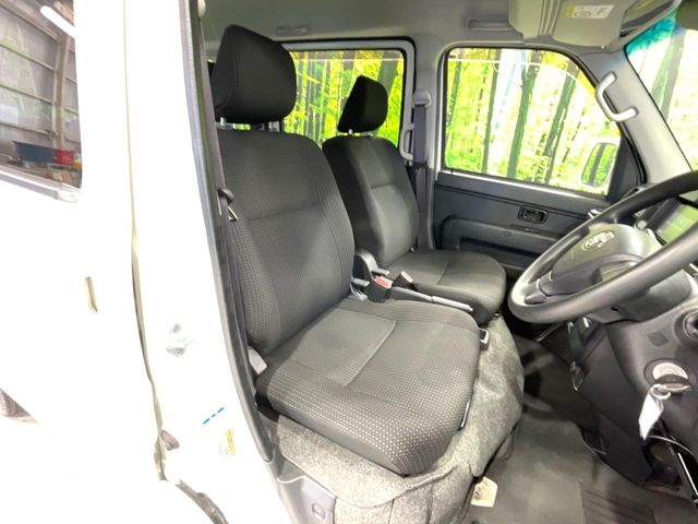 Toyota Pixis Van 8