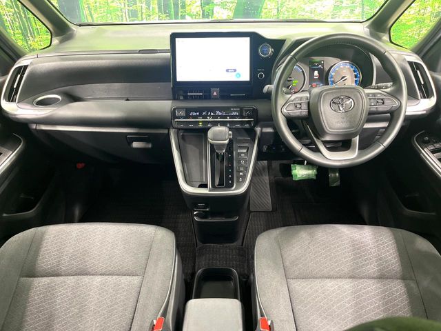 Toyota Noah 2