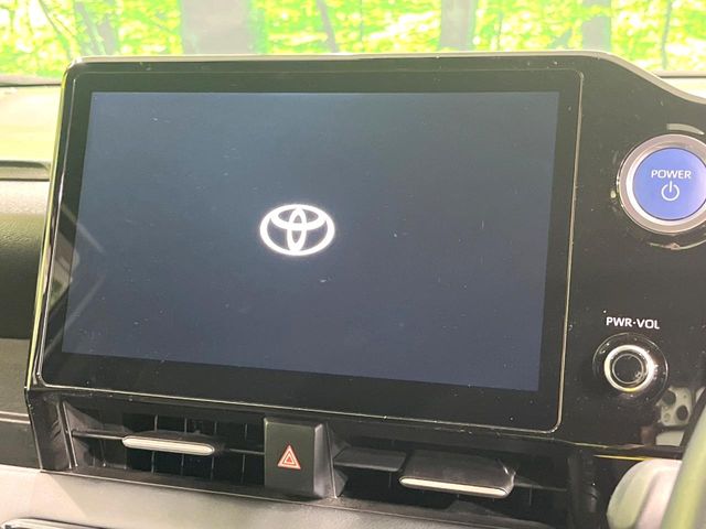 Toyota Noah 4
