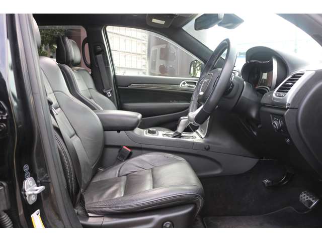 Jeep Grand Cherokee 8