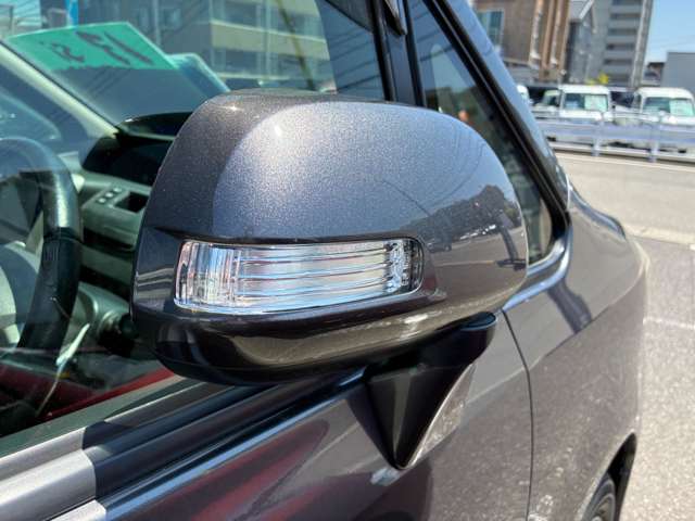 Toyota Noah 8