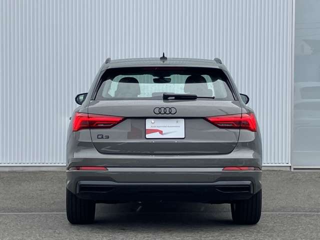 Audi Q3 8
