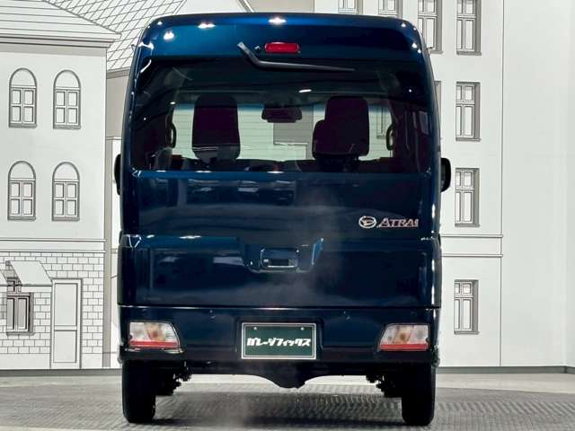 Daihatsu Atrai 7