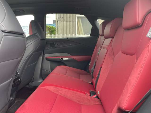 Lexus RX 9