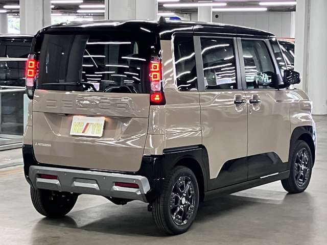 Mitsubishi Delica Mini 6