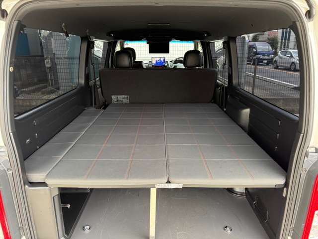 Toyota Hiace Van 10