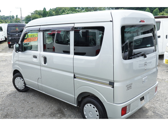 Nissan NV100 Clipper 2