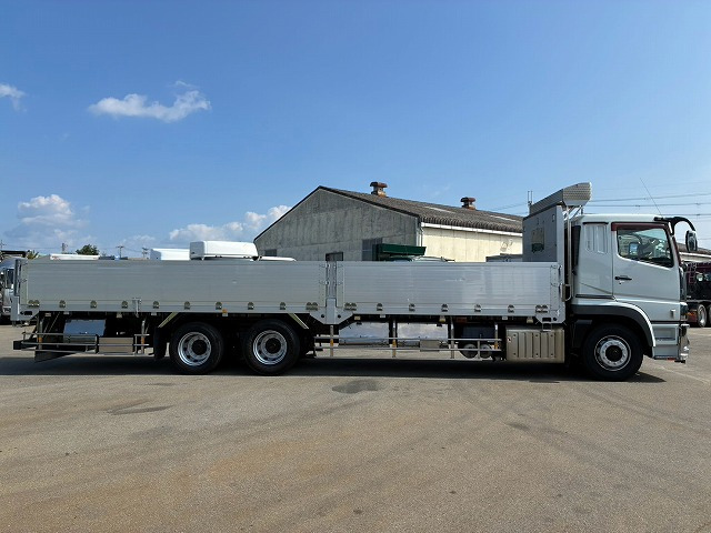 Mitsubishi Fuso Super Great 9
