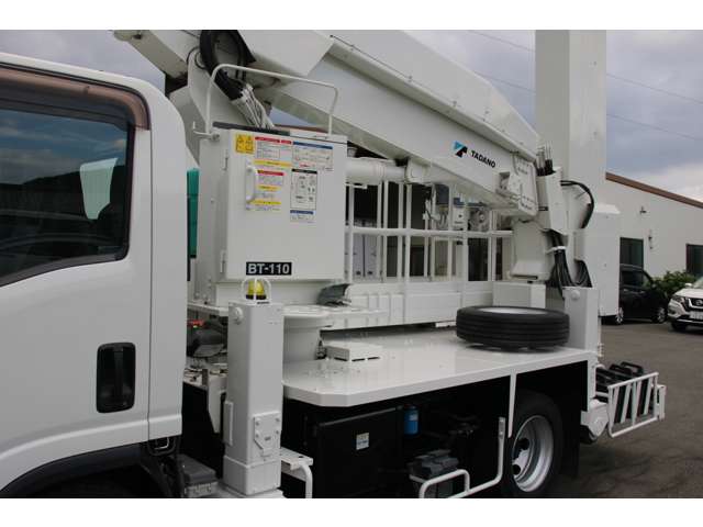Isuzu Elf 11