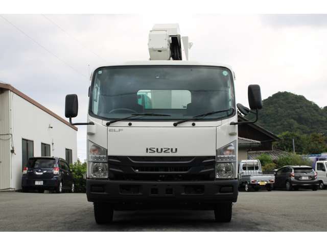 Isuzu Elf 2