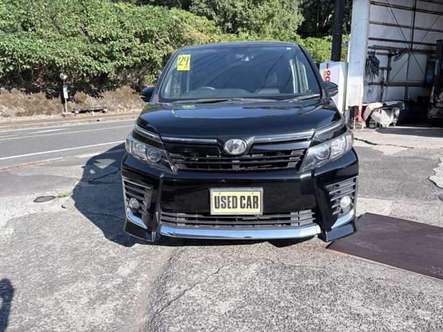 Toyota Voxy 2