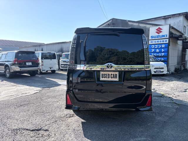Toyota Voxy 5