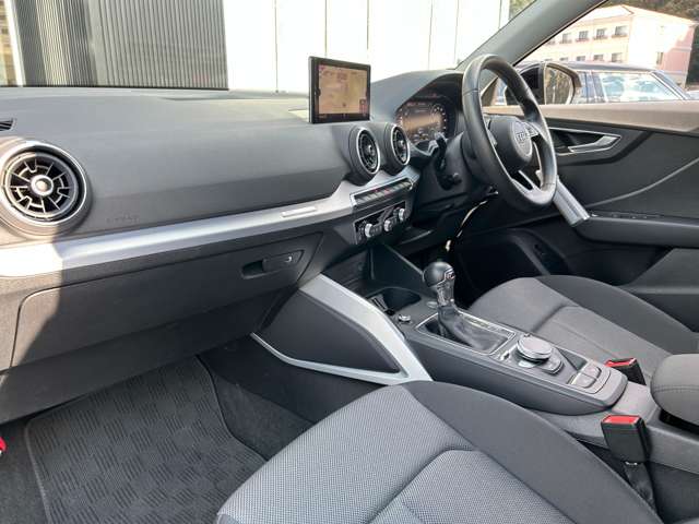 Audi Q2 12