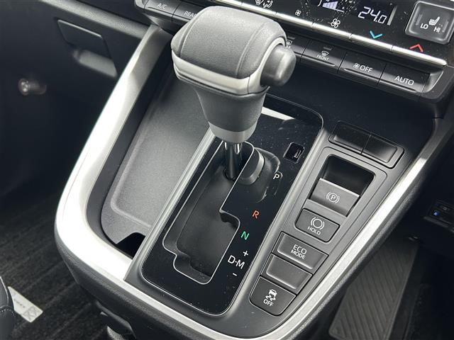 Toyota Voxy 11