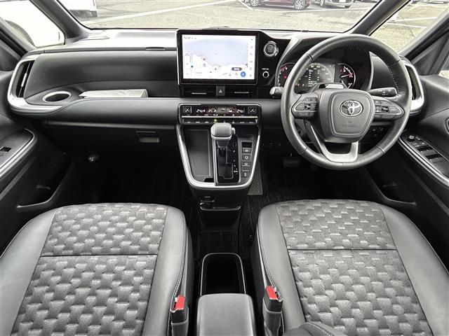 Toyota Voxy 5