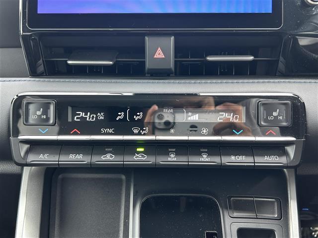 Toyota Voxy 10