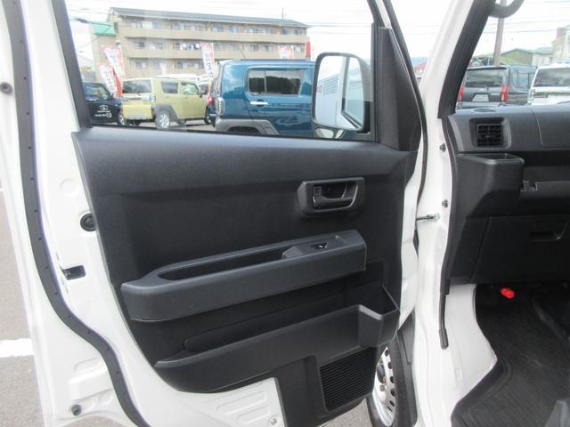 Daihatsu Hijet Cargo 12