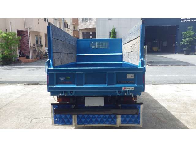 Mitsubishi Fuso Canter 9