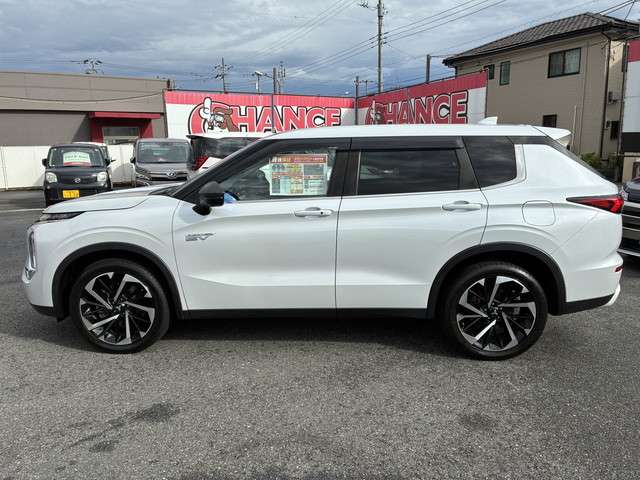 Mitsubishi Outlander PHEV 12