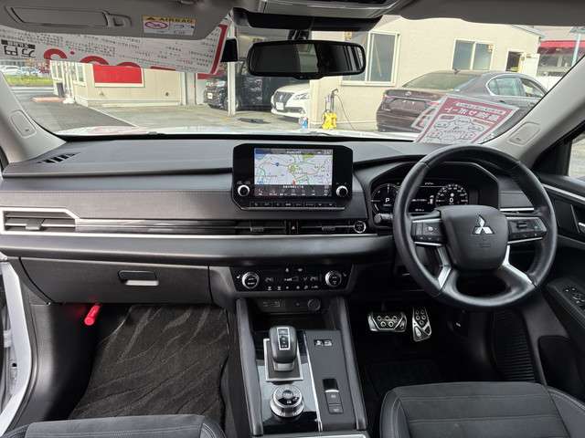 Mitsubishi Outlander PHEV 4
