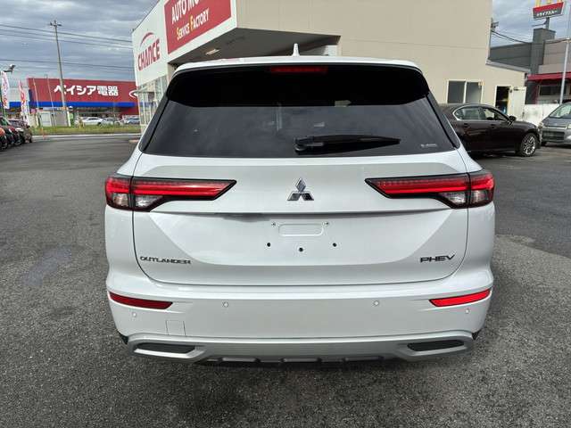 Mitsubishi Outlander PHEV 10