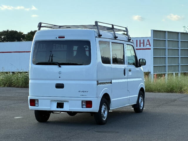 Suzuki Every 8