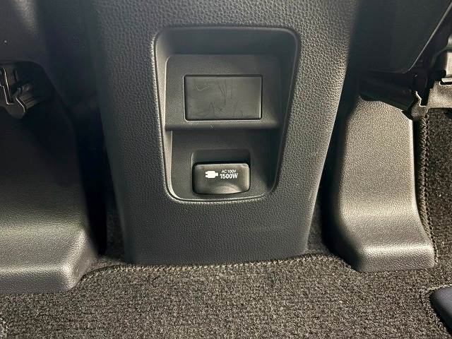 Toyota Voxy 6