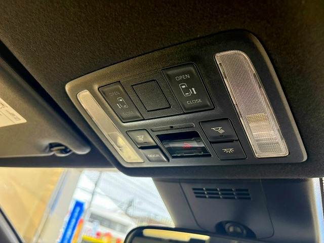 Toyota Voxy 9