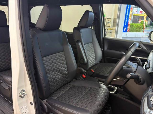 Toyota Voxy 10