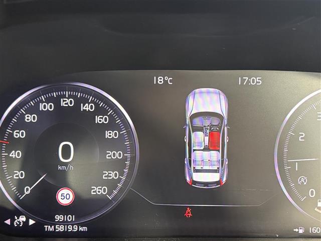 Volvo XC40 3