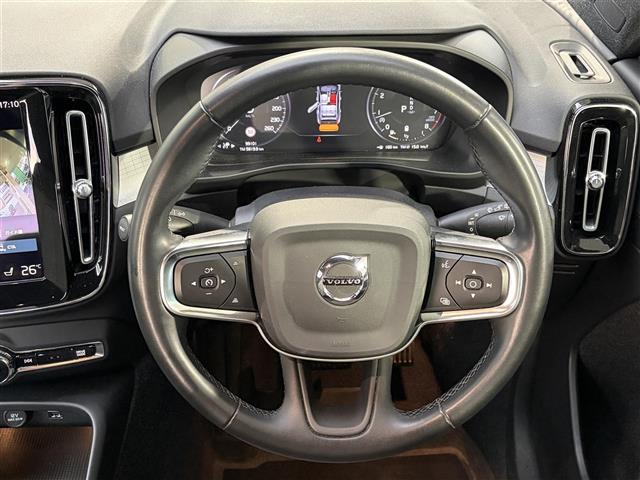 Volvo XC40 8