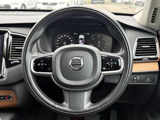 Volvo XC90 9