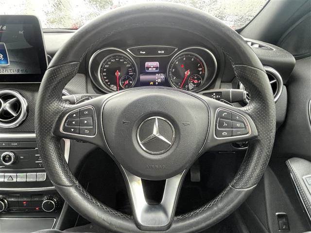 Mercedes-Benz GLA-Class 12