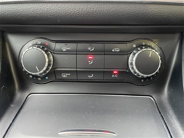 Mercedes-Benz GLA-Class 10