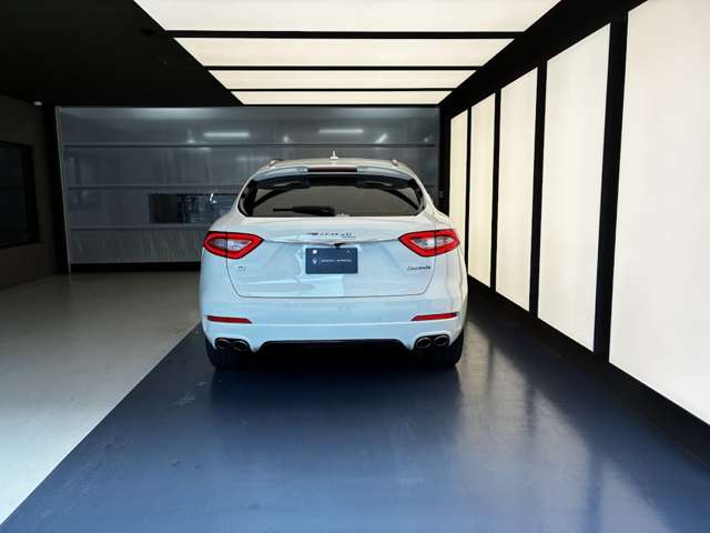 Maserati Levante 5