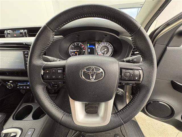 Toyota Hilux 11