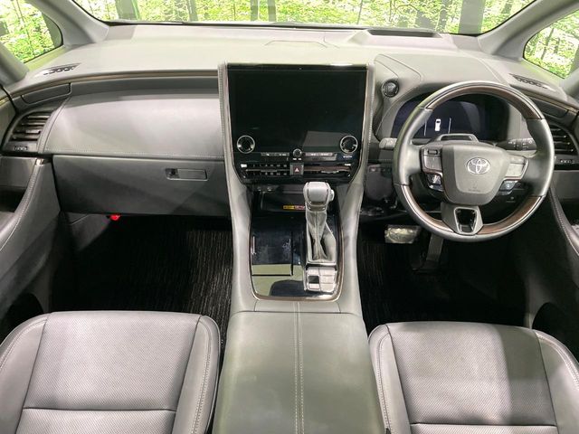 Toyota Alphard 3