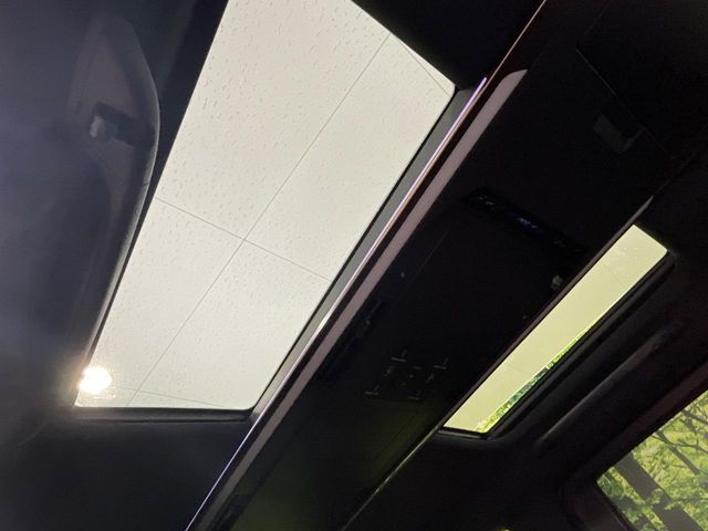 Toyota Alphard 4