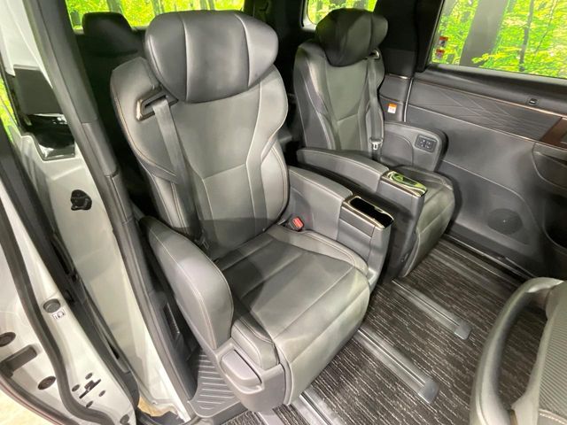 Toyota Alphard 10