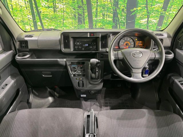 Daihatsu Hijet Cargo 2
