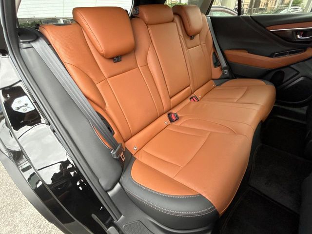 Subaru Legacy Outback 10