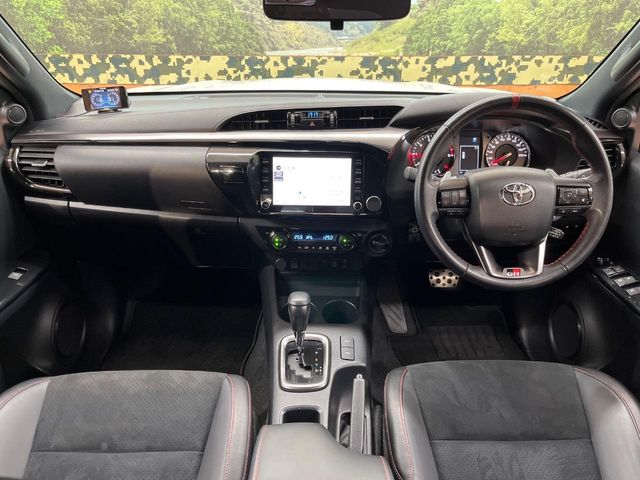 Toyota Hilux 2