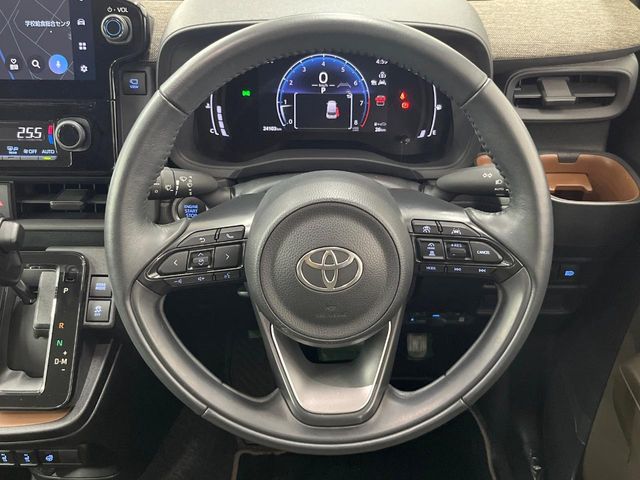 Toyota Sienta 11